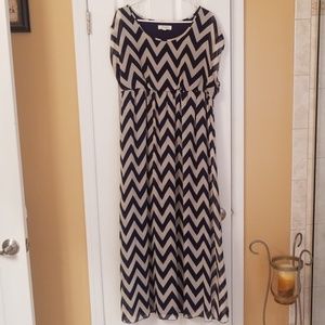 Maternity Maxi Dress XL geo print